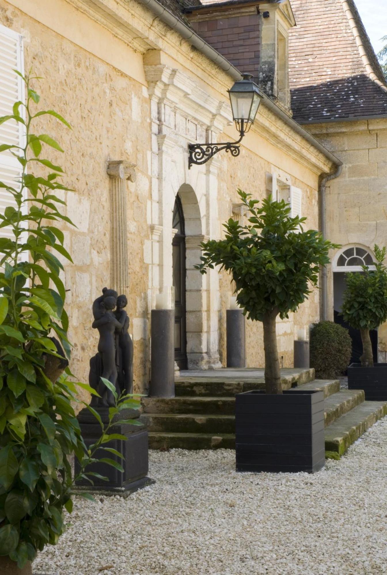 Chateau Les Merles Et Ses Villas Mouleydier Exterior photo