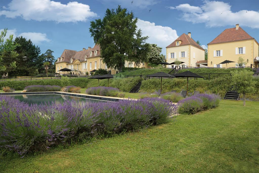 Chateau Les Merles Et Ses Villas Mouleydier Exterior photo