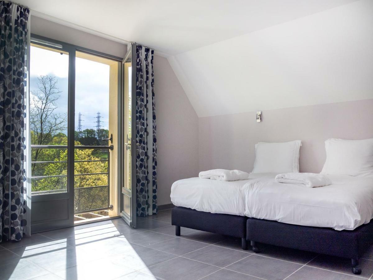 Chateau Les Merles Et Ses Villas Mouleydier Exterior photo
